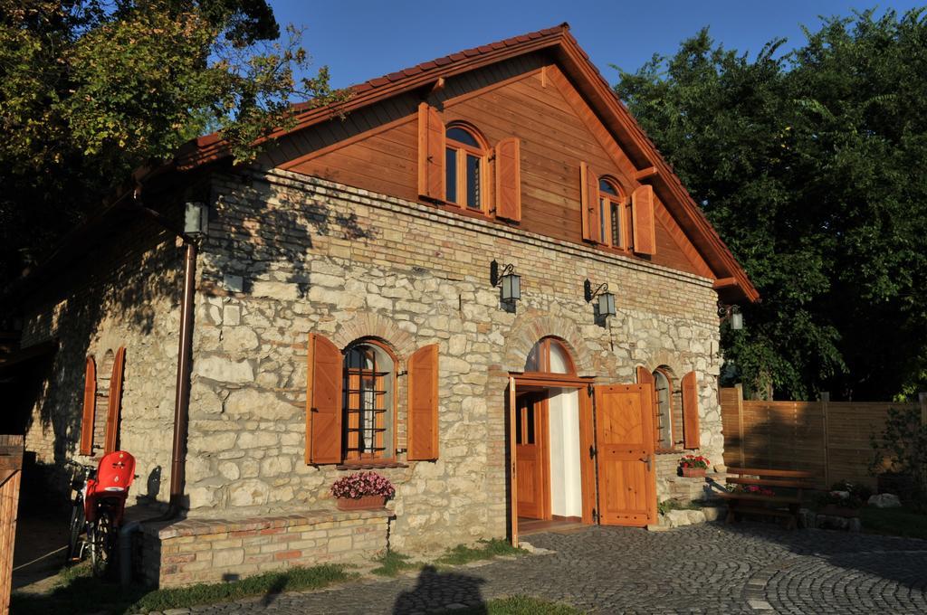 Cifrapince Es Vendeghaz Villa Tordas Exterior foto
