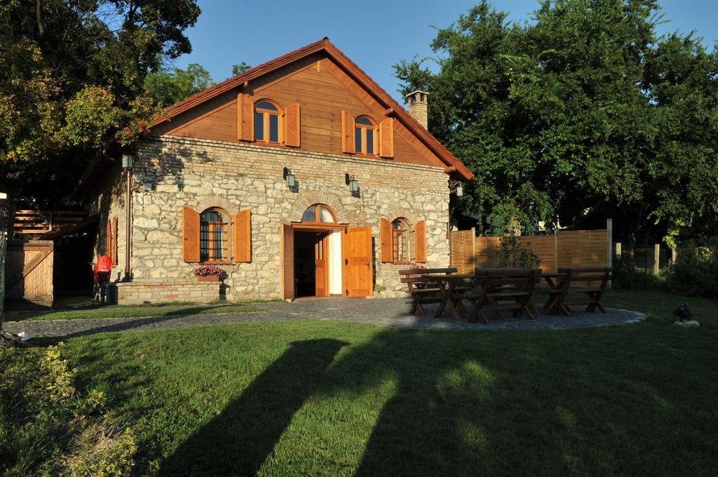 Cifrapince Es Vendeghaz Villa Tordas Exterior foto